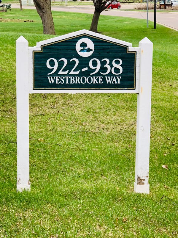 Building Photo - 932 Westbrooke Way