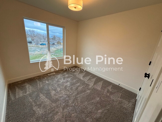 Building Photo - 2391 Caliber Pl