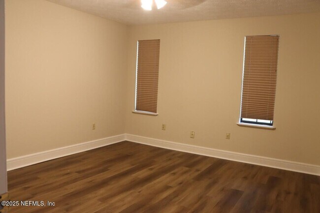 Building Photo - 4347 Clove St