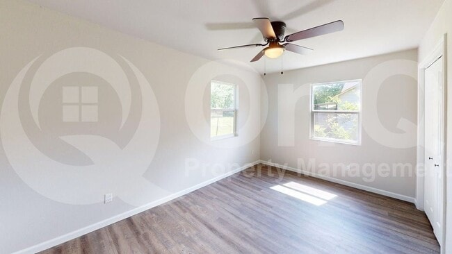 Building Photo - 519 E Gandy St