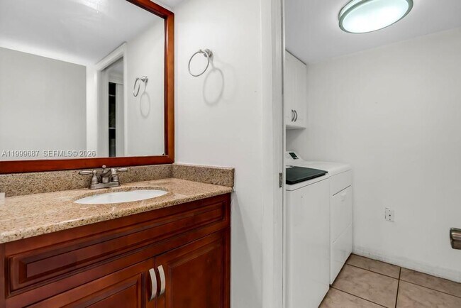 Building Photo - 8107 SW 23rd Ct