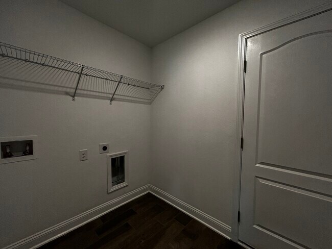 Building Photo - 249 Zancara St