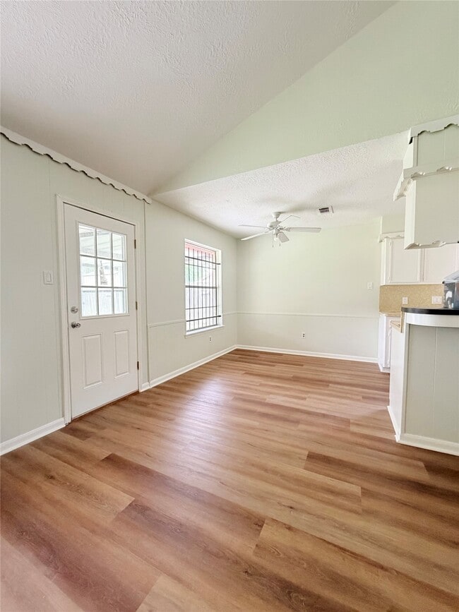 Building Photo - 4410 Longhorn Dr