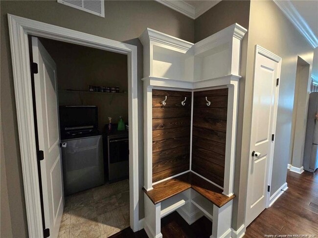 Building Photo - 323 Nottingley Dr