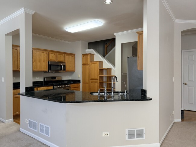 Building Photo - 2305 Sandy Creek Dr