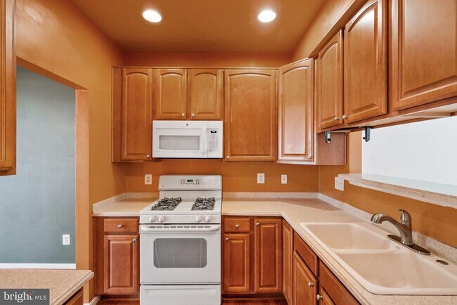 Building Photo - 9023 Brewer Creek Pl