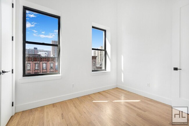 Building Photo - GRAHAM AVENUE