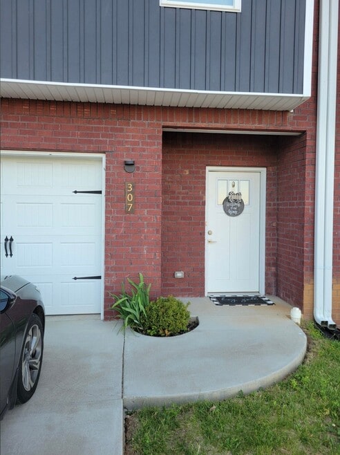 Building Photo - 307 Robert M Green Blvd