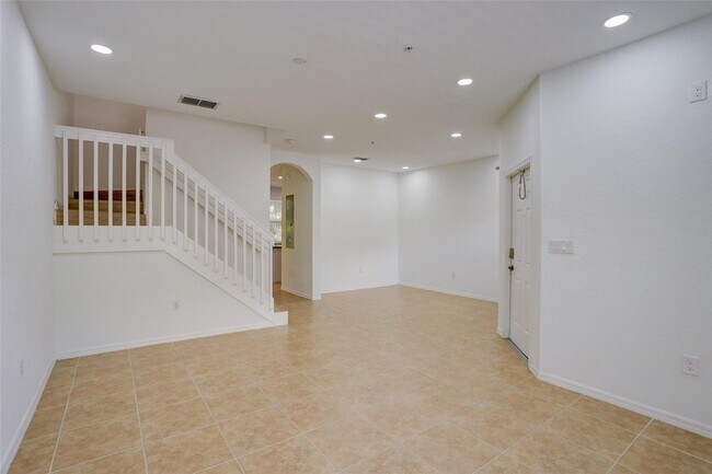 Building Photo - 2851 Prospect Rd