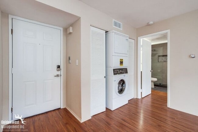 Building Photo - Cozy 2Bdm 2Ba Condo in North Park Neighborhood