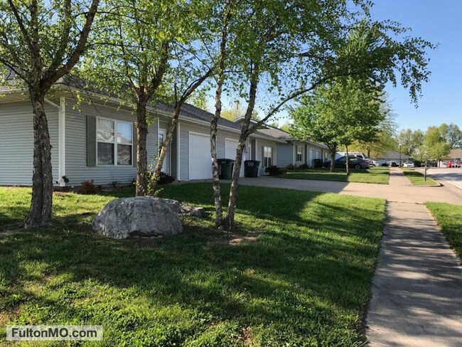Primary Photo - 1007 Boulder Court