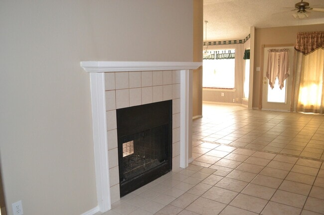 Building Photo - House For Lease in Arlington