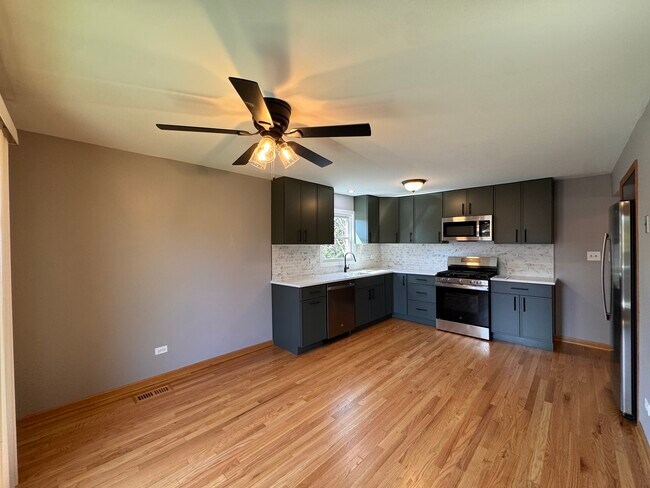 Building Photo - 7819 Garden Ln