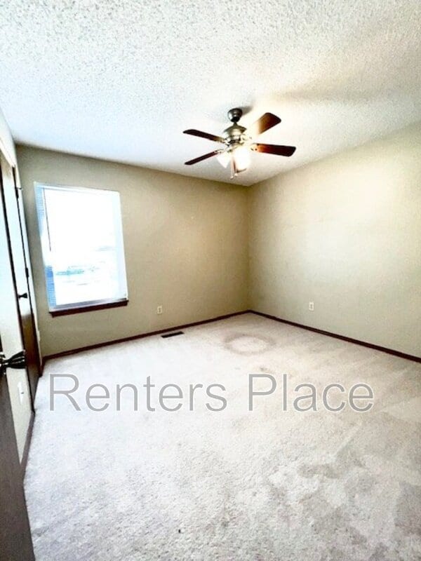 Building Photo - 6913 E 97th St