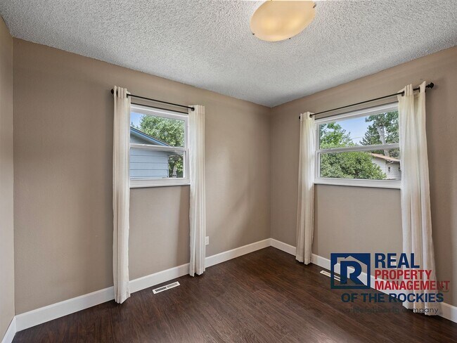 Building Photo - Charming 3-Bed, 1.5-Bath Home in Desirable West Fort Collins!