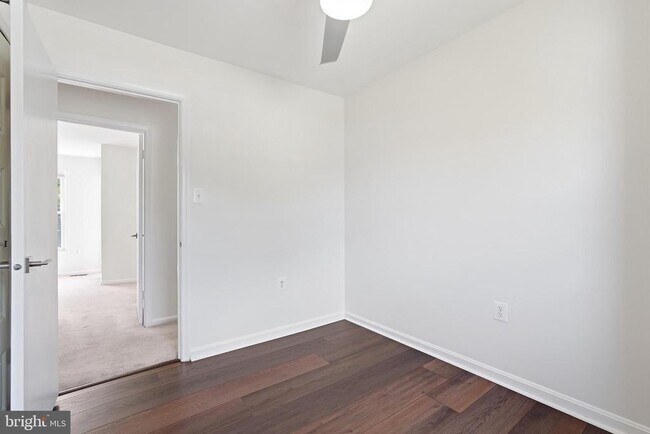 Building Photo - 6002 Mardale Ln