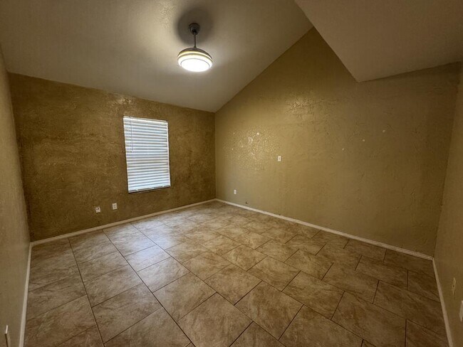 Building Photo - 3611 Monclave Dr