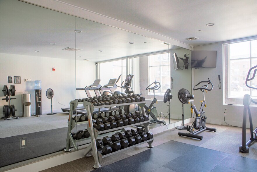 Building Photo - 132 N Jefferson St