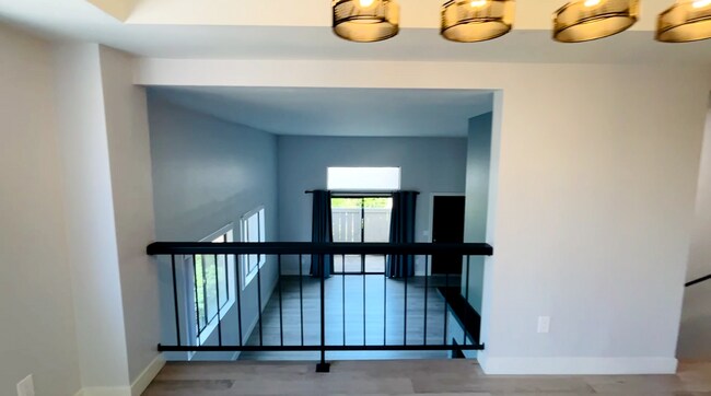 Building Photo - Sun-Drenched Tri-Level Townhome Just Minutes from UCSD & Westfield UTC!