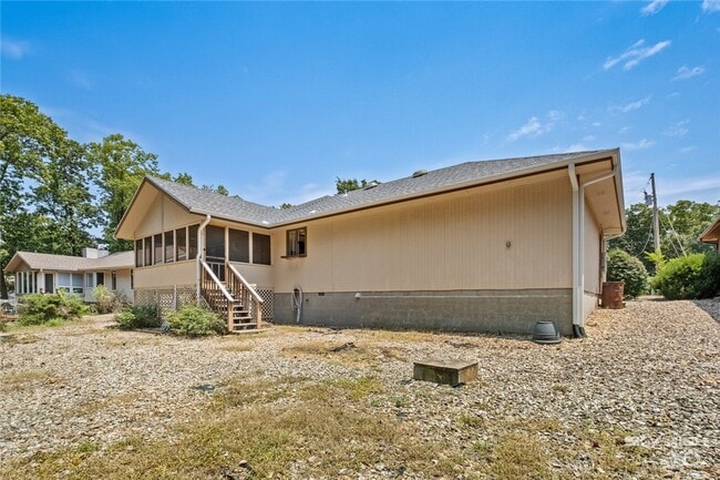 Building Photo - 13 Yarmouth Dr