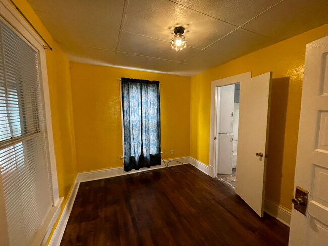 Building Photo - Cute 3BR Wellington bungalow