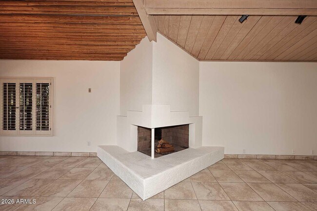 Building Photo - 9969 E Bayview Dr