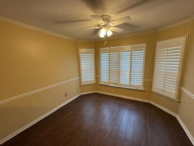Building Photo - 8855 Lake Edge Cove W