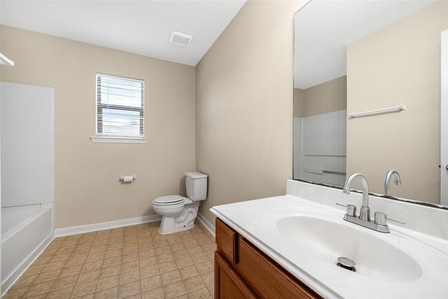 Building Photo - 2235 Rocky Hollow Ln