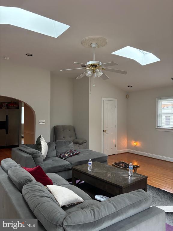 Building Photo - 14204 London Ln