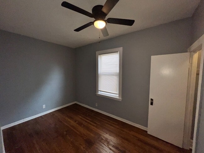 Building Photo - Freshly Renovated 5-Bedroom Home in South Chicago – Available Oct 15