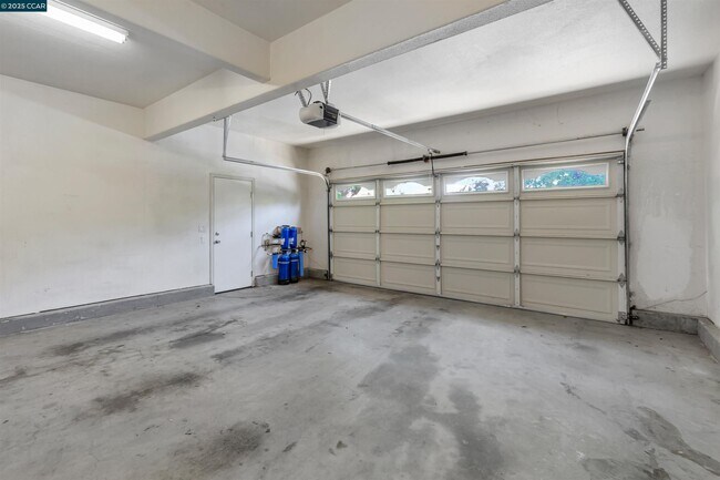 Building Photo - 1858 3rd St