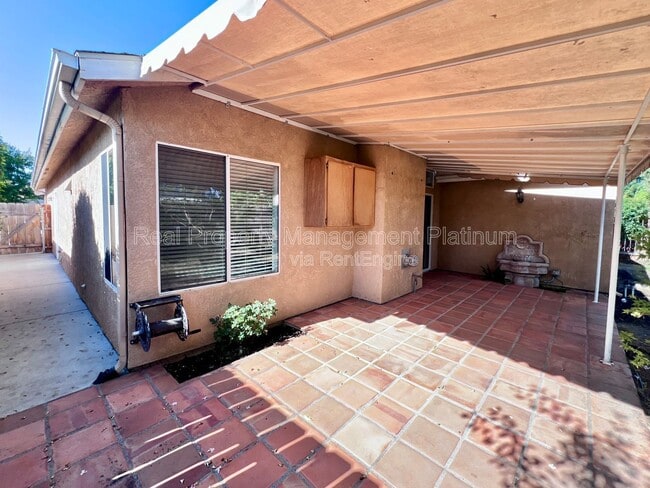Building Photo - 2669 Alamos Ave