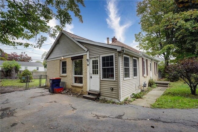 Building Photo - 4539 Dewey Ave