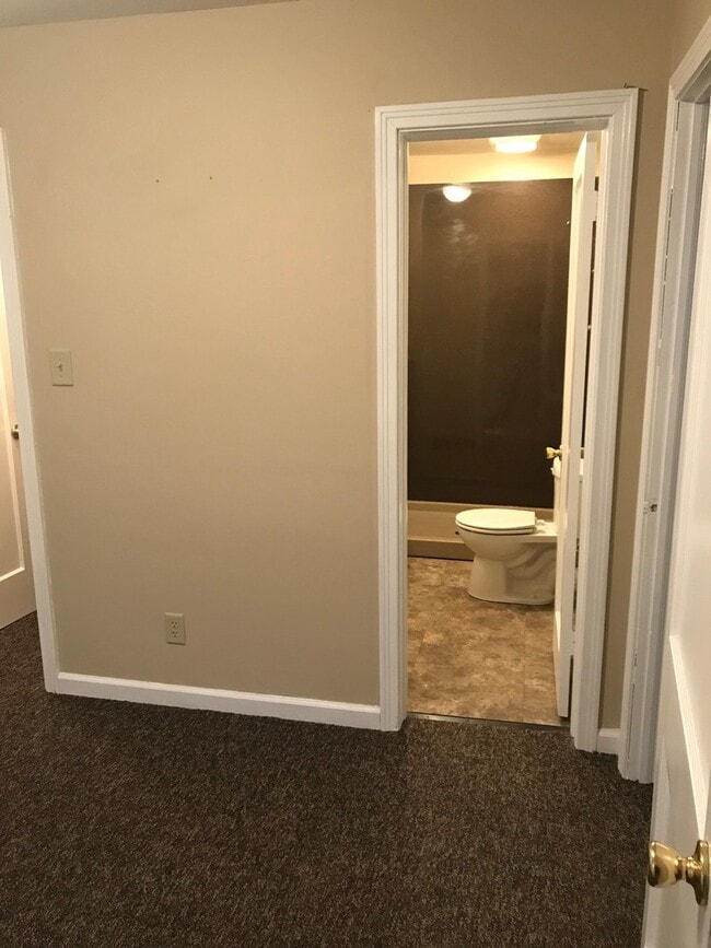 Building Photo - 1 Bedroom, 1 Bathroom House