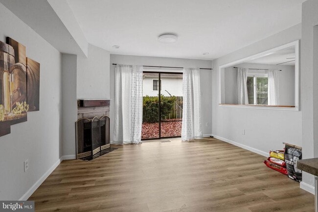 Building Photo - 121 Aspen Ct