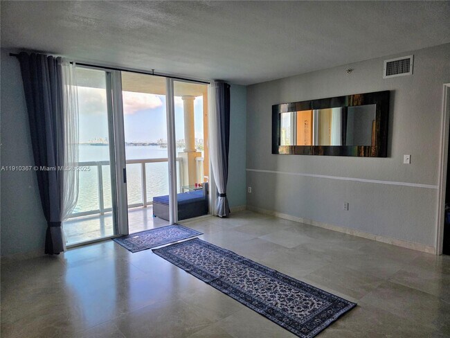 Building Photo - 1625 Kennedy Cswy