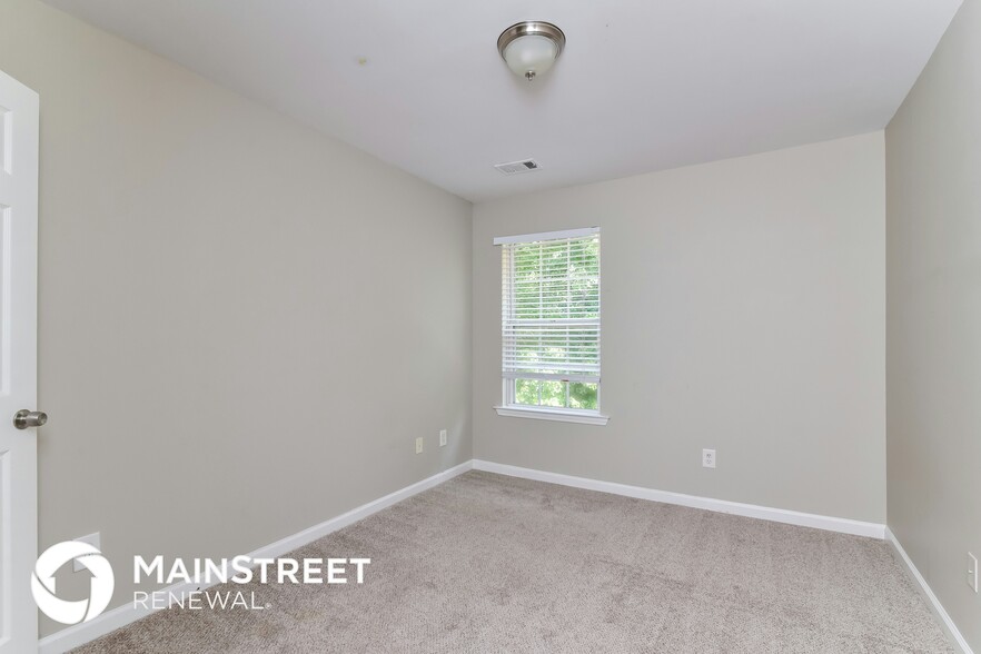 Building Photo - 4746 Autumn Rose Trail