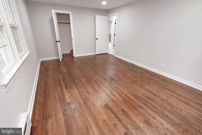 Building Photo - 912 Hilltown Pike