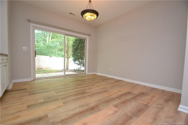 Building Photo - 600 Walnut Woods Dr