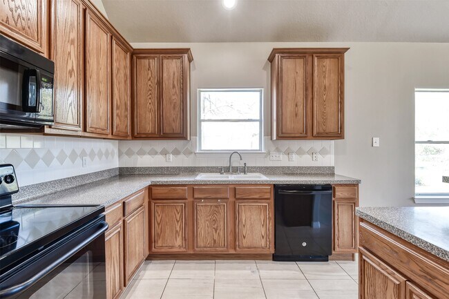 Building Photo - 7502 Wedgewood Dr