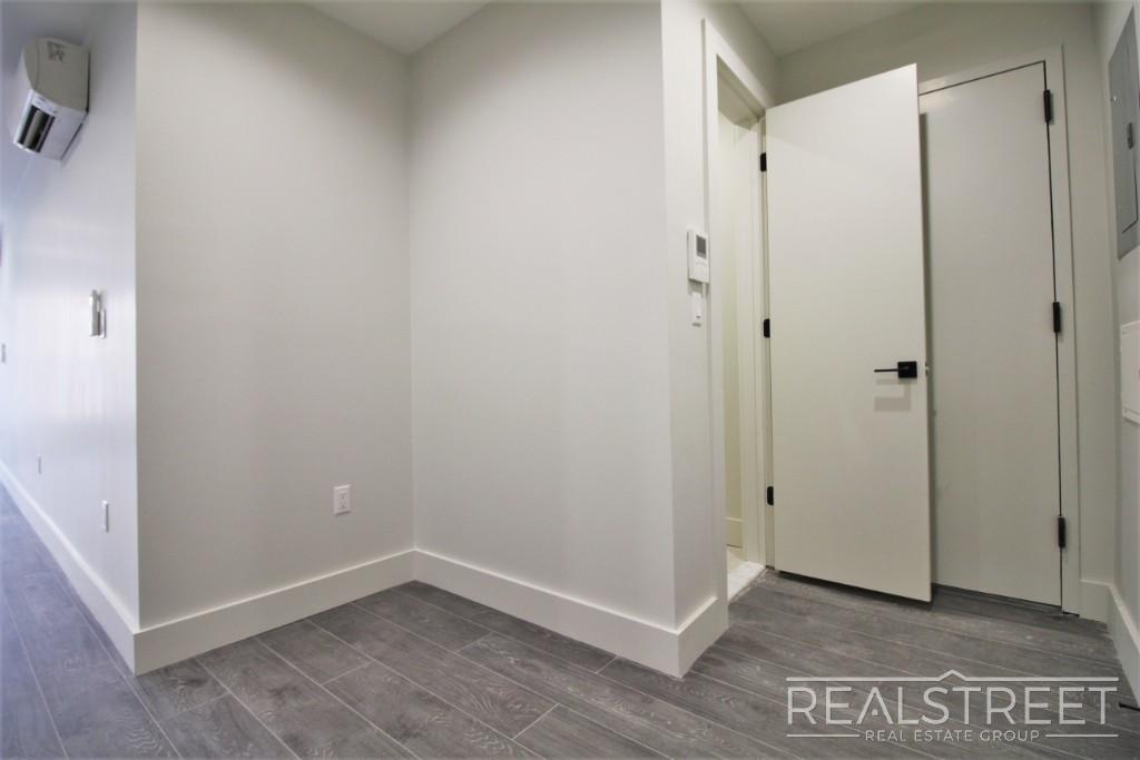 Building Photo - Brand New 1 BED in Crown Heights