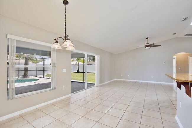 Building Photo - Beautiful 4/2 Pool Home with a Covered Pat...