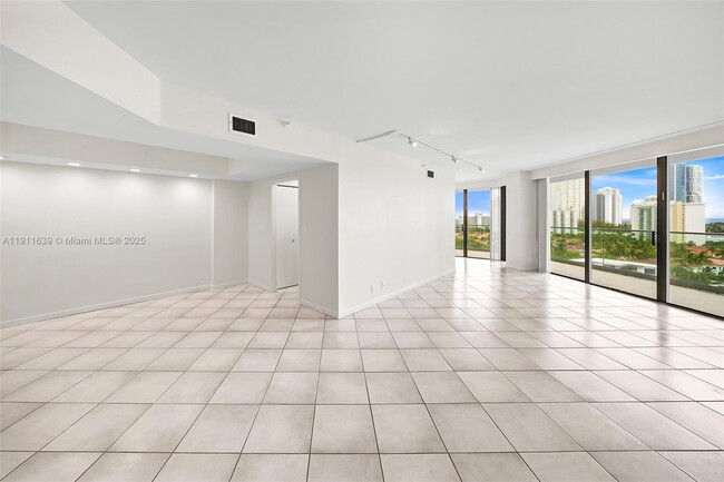 Building Photo - 19707 Turnberry Way