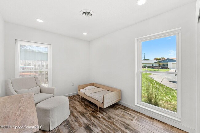 Building Photo - 440 Coconut Dr