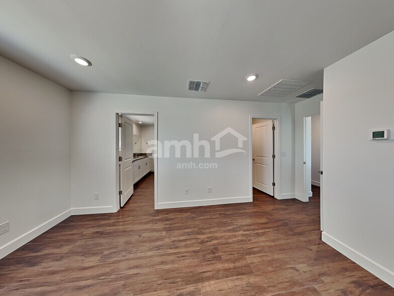 Building Photo - 6083 W Paseo Hilario