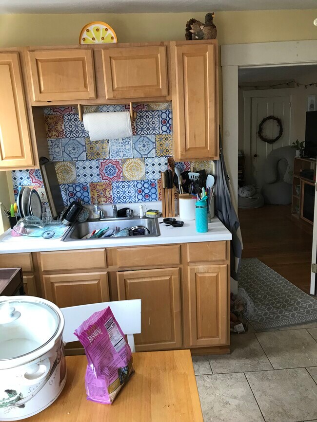 Building Photo - 387 Cambridge St