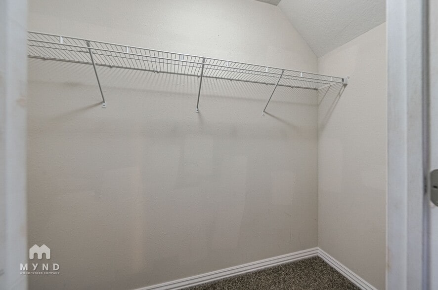 Building Photo - 112 N Peach Brook