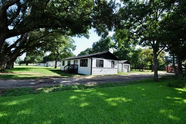 Building Photo - 257 Co Rd 2003