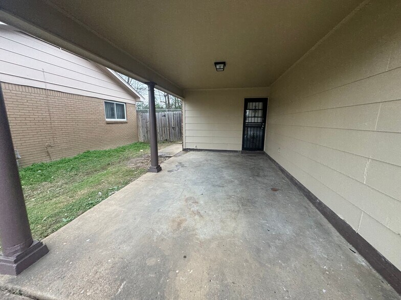 Building Photo - 5021 Appleville St