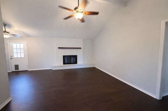 Building Photo - 2714 33rd Ave N